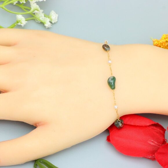"Elegant & Trendy Bracelet, A Perfect Gift for Women, Thoughtful, EVCH1242 - Picture 1 of 11